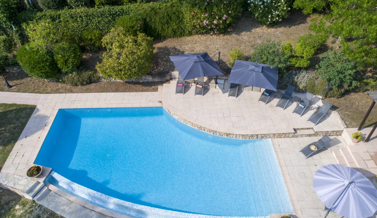 Chateauneuf_rental_leschenesverts-2