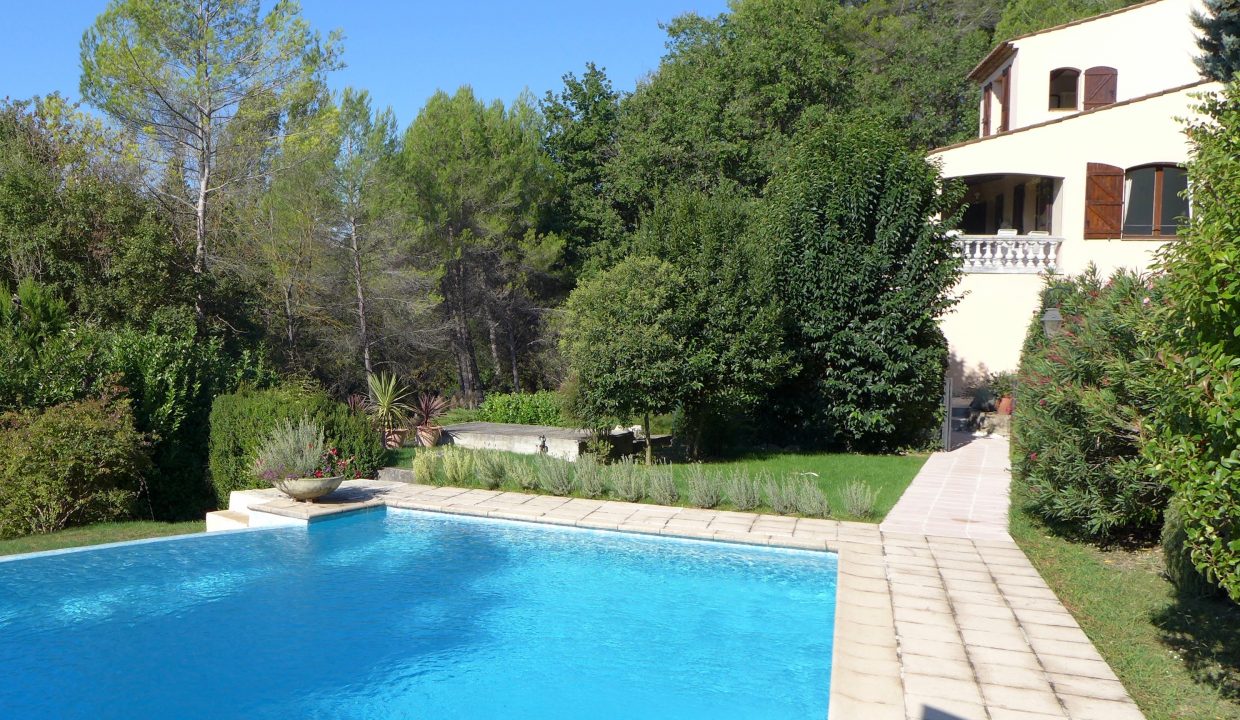 Villa 007